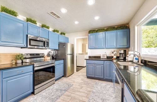 Chandler House | Pool, Putting Green & Games: Chandler Home!