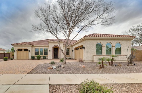 Queen Creek House | Poolside Relaxation: Queen Creek Oasis w/Fire Pit