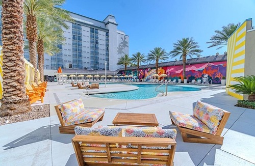 Las Vegas Apartment | Premium King | Strip View | Vegas
