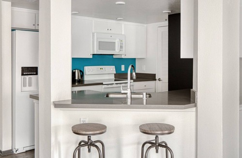 Studio City Apartment | Premium Studio City 2BR w/ Gym, Pool & W/D, near TJ & WF, by Blueground