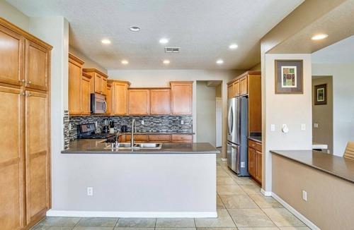 Sunrise Manor House | Premium Vegas stay Golf, Comfort and by the Strip