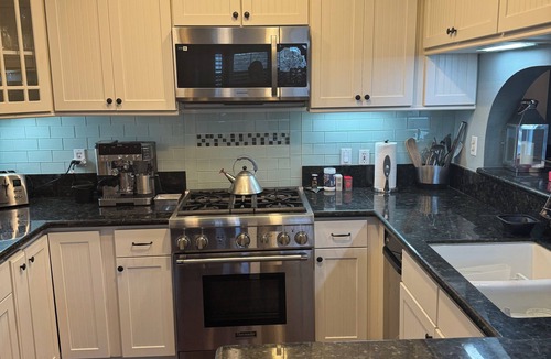 Hermosa Beach Condo | PRIME 2bedroom condo in Hermosa Beach 3 min walk to beach! 30 day min Stay