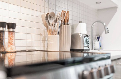 Garden District Apartment | Prime Downtown Studio Steps to Yonge & Dundas