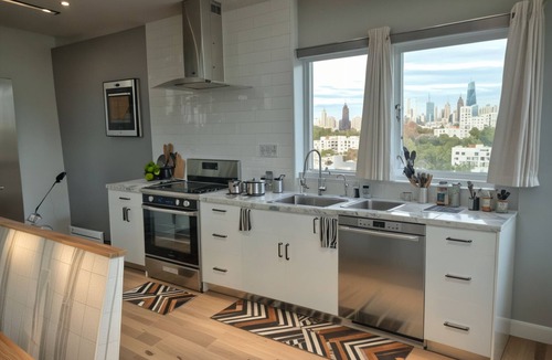 Hollywood Apartment | Prime Hollywood 5BR Townhouse & Family Getaway with AC Comfort & Free WiFi