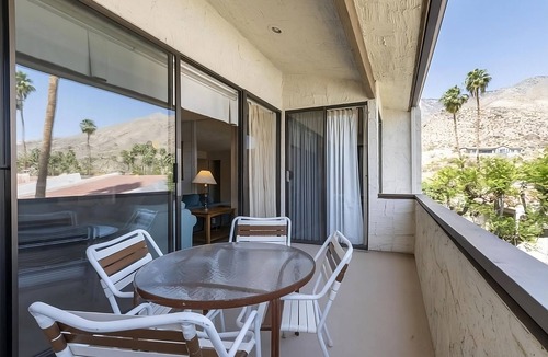 Canyon Corridor House | Prime Location! Balcony, Fully-Equipped Kitchen!