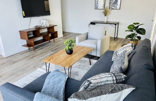 Sawtelle Apartment | Prime West LA cozy 2bd/2ba with balcony-UCLA SMC Santa Monica Beach