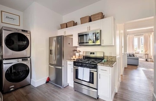 Sherman Heights Cottage | Private 2BR Downtown Retreat with Onsite Parking — Walk to Petco & Gaslamp