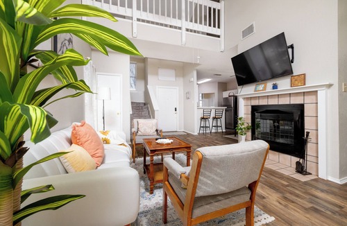 Euless House | Private Backyard + Deck - Near DFW + Toyota Music