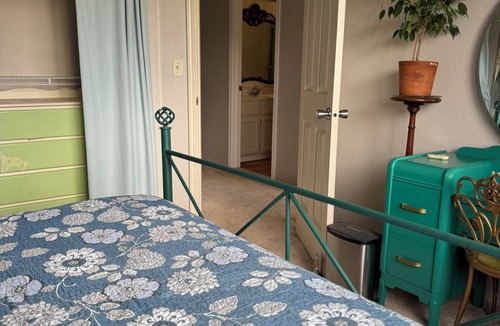 Salinas House | Private Bedroom in Safe, Quiet neighborhood, mature couple hosts