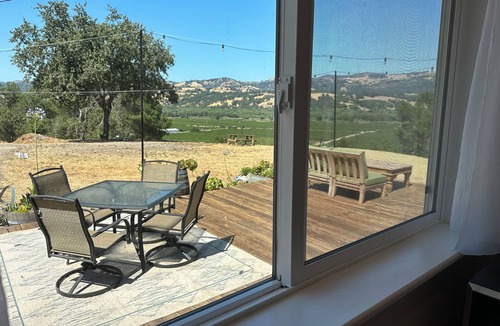 Geyserville Cabin | Private Cabin with Views on 16 Acre Estate