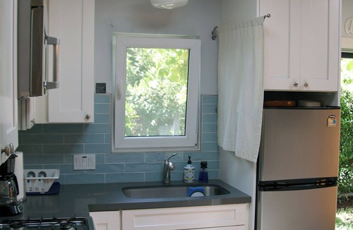North Redondo House | Private, cozy guesthouse with full kitchen and bath and nice garden with seating