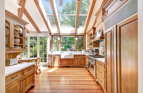 Sonoma House | Private Enclave within Walking Distance of Plaza 5 Bed /5 1/2 Baths Sleeps 10-12