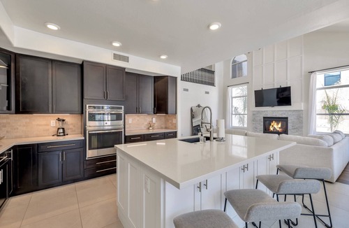Arabian Crest House | Private Heated Pool, Putting Green, Pool Table, BBQ, WIFI, Near Golf, Dining & Mayo Clinic+FREE GOLF