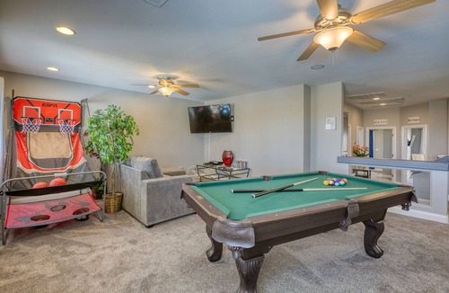 Henderson House | Private Home w/pool, spa, game room & home gym. 15 mins from the Strip.