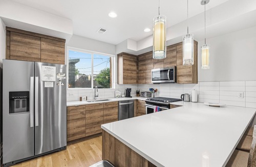 West Colfax House | Private Rooftop | 5 Blocks to Empower Field, SloHi