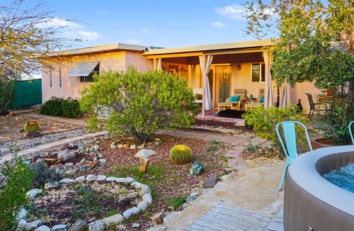 Indian Cove Apartment | Private Suite + Hot Tub + 4 Outdoor Zones - Near Joshua Tree National Park