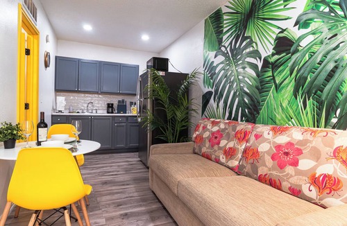 Sunrise Manor Apartment | Private Tropical Studio, Luxury King Bed, Free Parking Near Freemont Street.