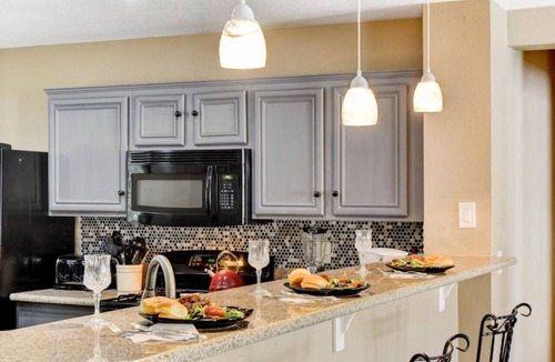 Sunrise Manor House | PrivatePOOL-6beds 3bedrms Kids ok,local gym $3/day