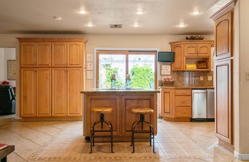 Palm Springs House | PS Casablanca, 5 bedrooms 4 baths a family oasis. Newly remodeled pool and spa