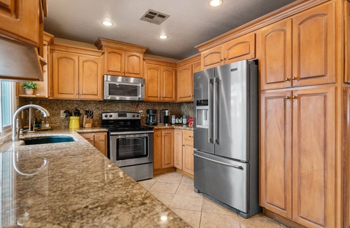 Palm Springs House | PS Casablanca, 5 bedrooms 4 baths a family oasis. Newly remodeled pool and spa