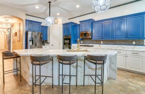 Canyon Trails House | Putting Green & Hot Tub: Goodyear Retreat!