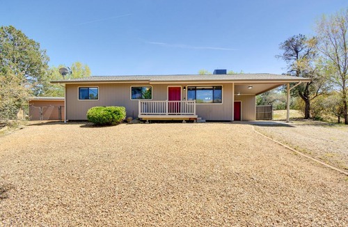 Diamond Valley House | Putting Green & Patio: Central Prescott Home