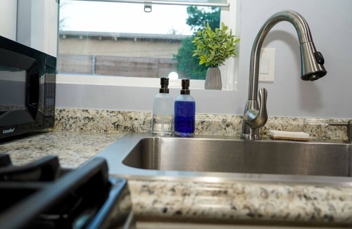 El Monte House | Quaint 1 Bedroom Suite El Monte Getaway near LA