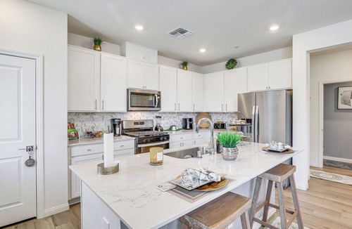 Henderson House | Quick Access to the Las Vegas Strip! Spacious Home