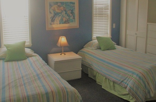 South Mission Beach Apartment | Quiet & Roomy 2 Bdr 2 Ba on Balboa Ct South Mission Beach