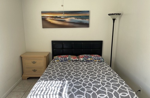 Chinatown House | R cozy two bedroom 2 bathroom close strip