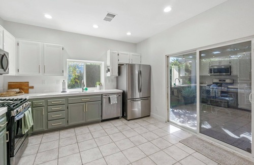 Vista Norte House | Rare 4BR Palm Springs Retreat with Pool & Spa Cozy, Spacious & Near Downtown