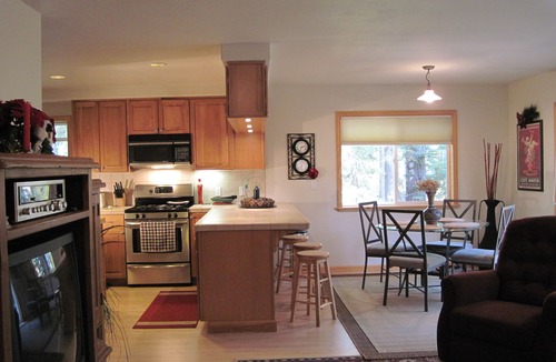 Tahoe Pines Ski Chalet | Rare Lakeside Location! Park the car and relax. Minutes to Lake! Sleeps 5