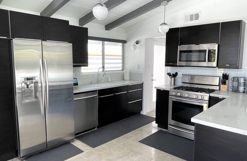 Magnesia Falls Cove House | Recently Renovated Mid Century Retreat In The Desert