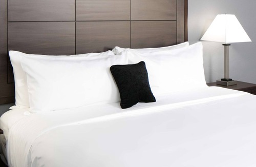 Northwest Everett Hotel | Red Lion Inn & Suites Everett
