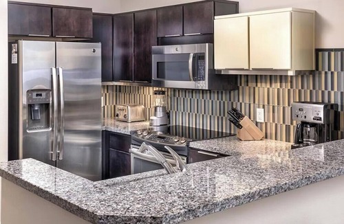 Las Vegas Resort | Relaxing 3-bedroom resort with AC in Las Vegas, Room Safe Washer/Dryer