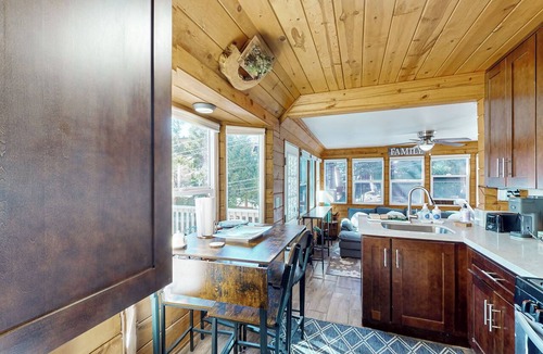 Cedar Glen Cottage | Relaxing Retreat w/Deck, 1 Mi to Lake Arrowhead!