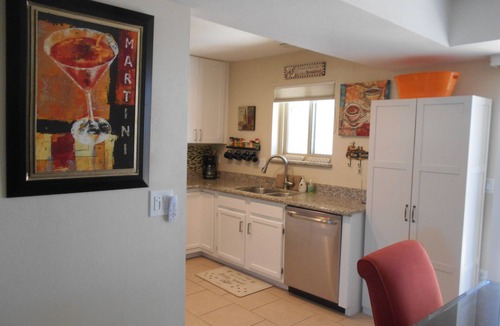Fountain Hills Condo | Remodeled 2/2, 1 King & 2 Queens 1st Flr Condo, NO STAIRS Walk to all location