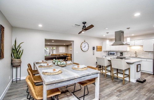 Kyrene-Superstition House | 🏜 🌵Remodeled Charming Urban Desert Retreat with billiard-room🎱Dog Friendly🐾