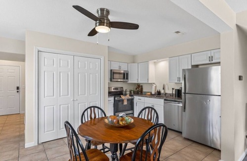 Lee's Summit Villa | Remote Work Ready - 3BR - Google Fiber - Kings
