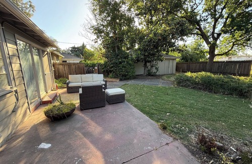 Stockton House | Reset, Relax, and enjoy Stockton! Located Near The University of Pacific!