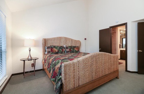 Seven Coves Apartment | Resort Attractions