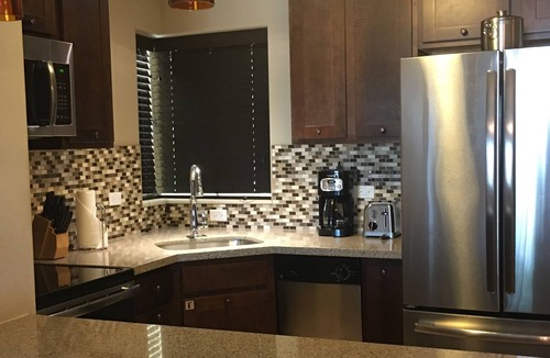 Peoria Villa | Resort condo