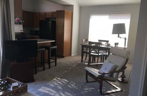 Val Vista Lakes Condo | Resort Style Condo for Rent in Beautiful Beach Club Village. Long and short rent