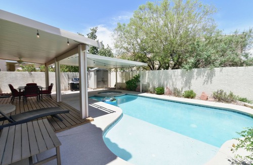 Las Vegas House | Resort style home w/HEATED pool and spa