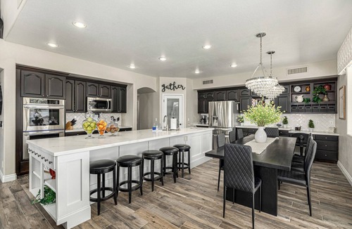 East Mesa House | Resort-Style Luxury ~ Pool, Hot Tub, Water Slide, Sports Courts, Skate Ramp +