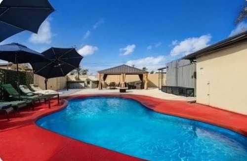 Camelback East Villa | ✦ Resort-Style ✦ Private Estate with Pool & Gym ✦ Near PHX/Tempe/Scottsdale ✦