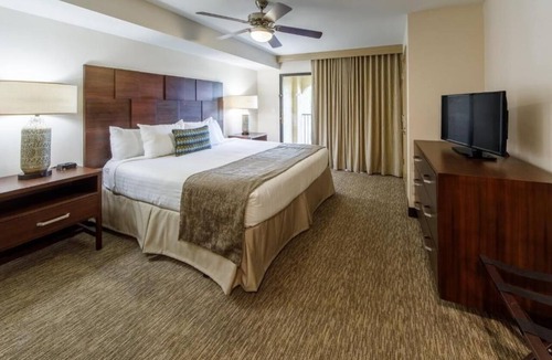 North Scottsdale Hotel | Resort-Style Scottsdale Stay w/Waterpark, Dining & Game Room