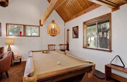 Upper Moonridge House | Resting Falcon#2661