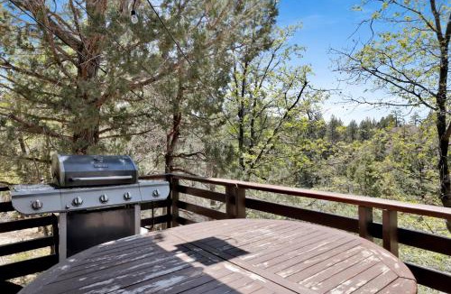 Upper Moonridge House | Resting Falcon#2661