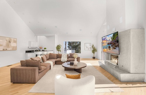 Hollywood Hills West Villa | Rising Glen - Your Dream Home in The Heart of The Iconic Hollywood Hills!